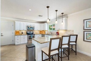 Fridge, microwave, oven, stovetop - Villa La Quinta Free Pool Heating RV Pkg @ Pt Happy (La Quinta)