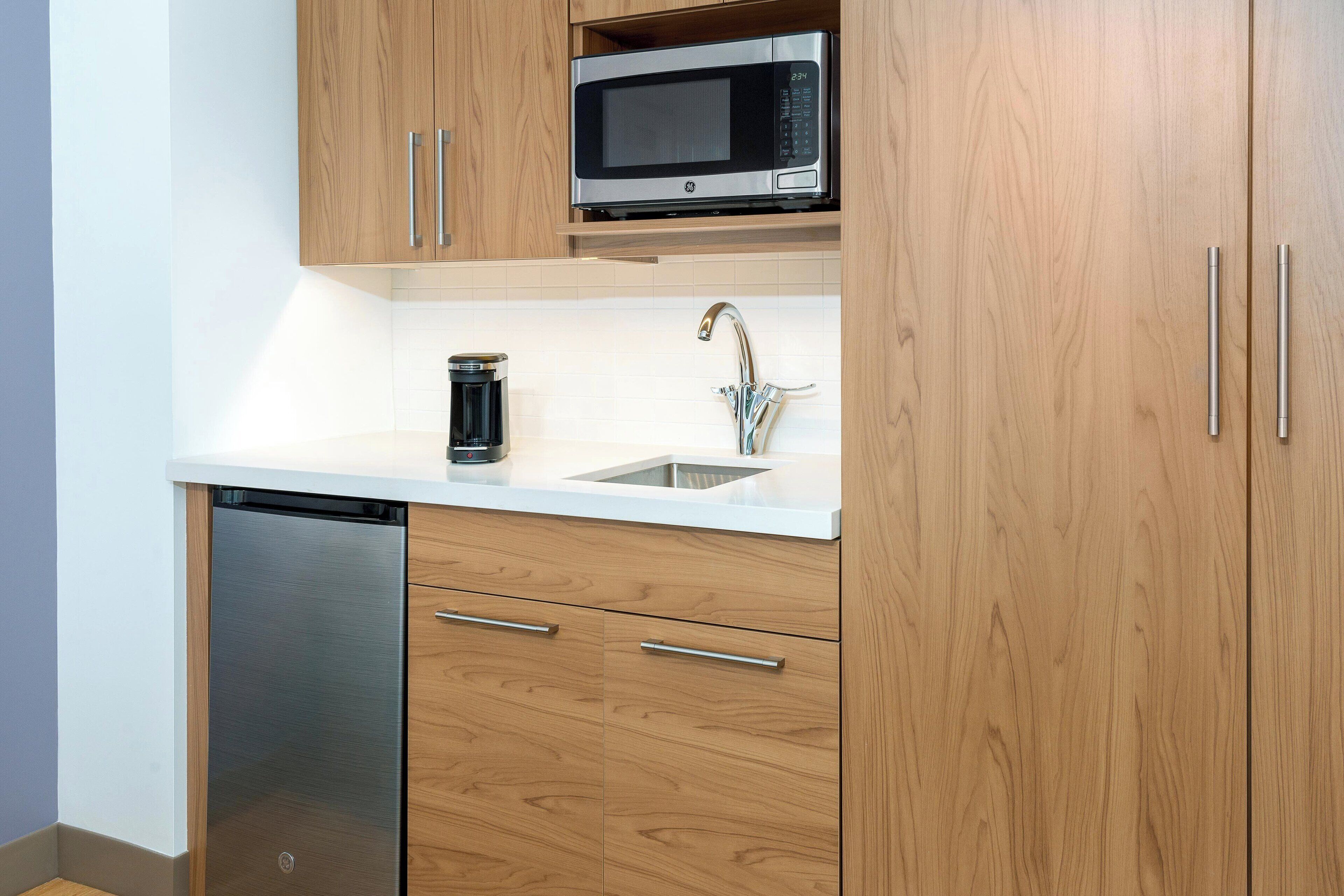 In-room safe, desk, laptop workspace, cribs (free)