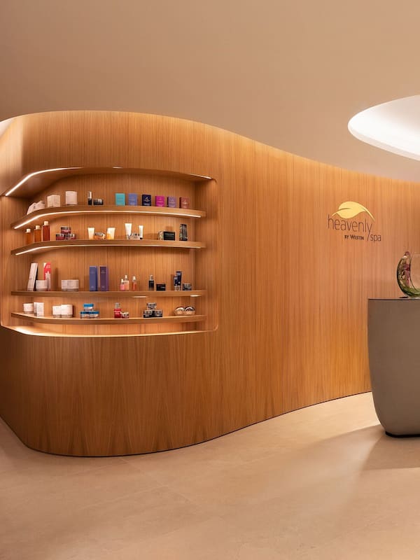 Sauna, hot tub, steam room, body treatments, aromatherapy