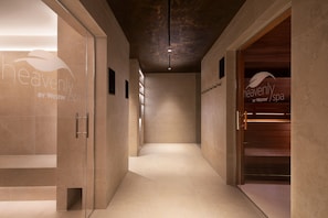 Sauna, Whirlpool, Dampfbad, Körperbehandlungen, Aromatherapie