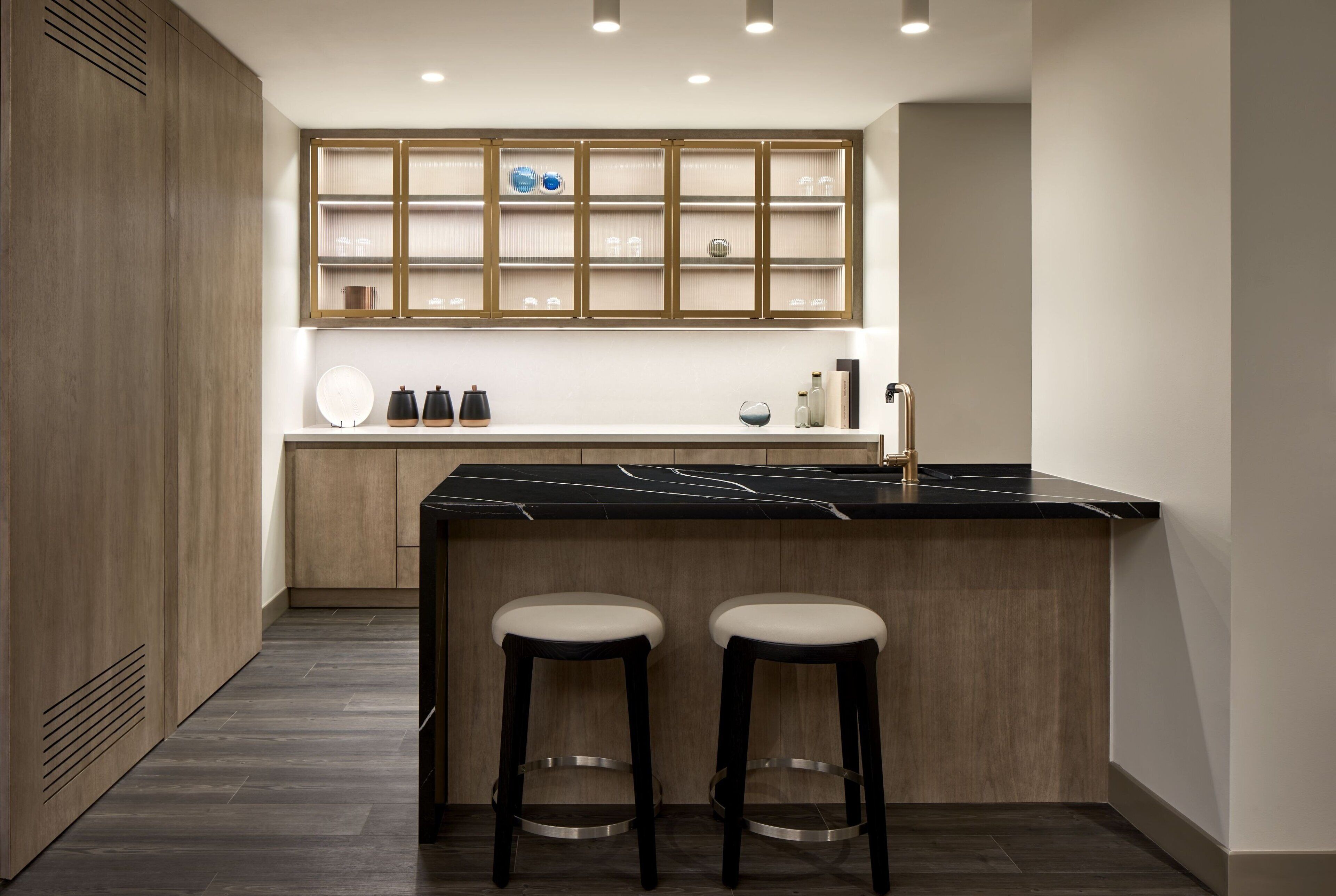 mini-fridge, coffee/tea maker