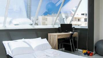 3 bedrooms, in-room safe, desk, iron/ironing board