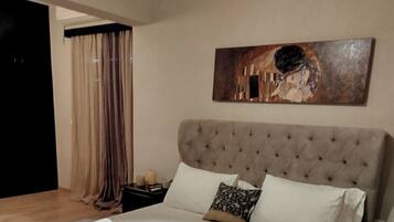 3 bedrooms, in-room safe, desk, iron/ironing board