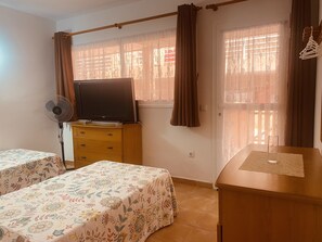 3 bedrooms, iron/ironing board, free WiFi, bed sheets