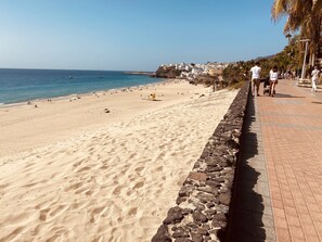 Beach - Spacious 3 bed/2 bath house, on a gated complex, Fibre Wifi. Two communal pools. (Antigua)
