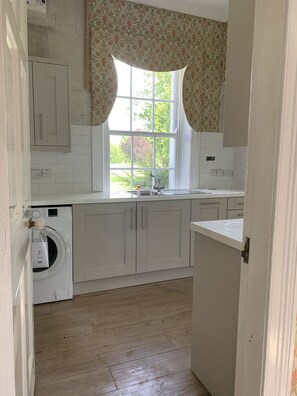 Interior - Stunning lake view countryside Irish property. Cozy and comfortable. (Kilmallock)