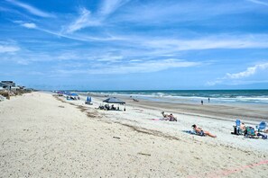Una spiaggia nelle vicinanze