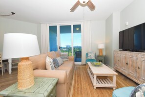 Smart TV, DVD player - 6th Floor condo at The Palms of Destin with Seasonal Beach Shuttle! (Destin)