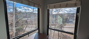 Mountain Retreat- Sleeps 10 in Beds