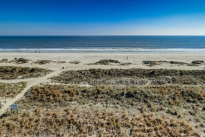 Beach nearby, beach bar