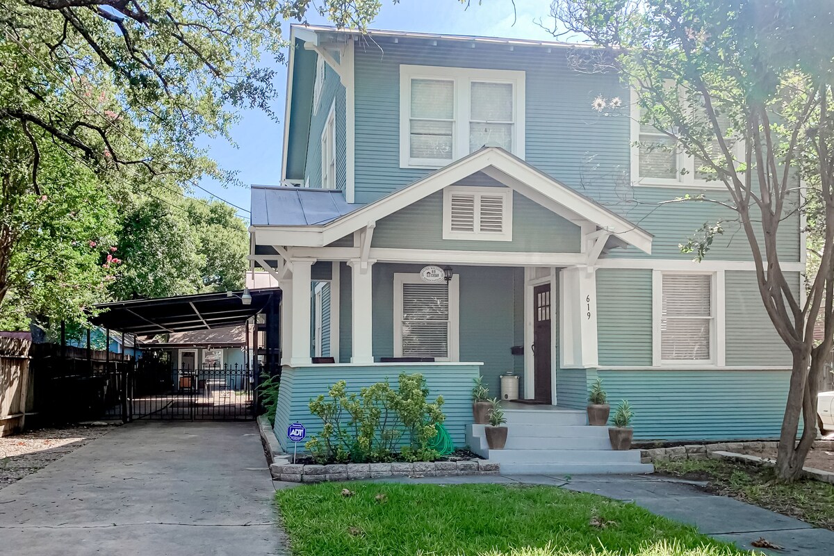 Historic King William Home + Casita House with Kitchenette & Covered Patio