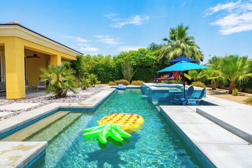 Villa Serene Luxurious Resort Vacation Home - pool