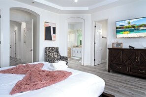5 Schlafzimmer, Bügeleisen/Bügelbrett, kostenloses WLAN, Bettwäsche