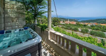 Wonderful private villa for 6 guests with private pool, hot tub, WIFI, A/C, TV and terrace