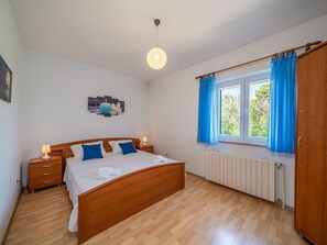 3 bedrooms, free WiFi - Beautiful private villa for 6 guests with A/C, WIFI, hot tub, private pool, TV and terrace (Selca)