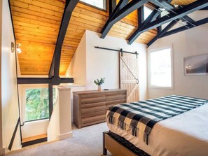 2 slaapkamers, een strijkplank/strijkijzer, reisbedje, gratis wifi