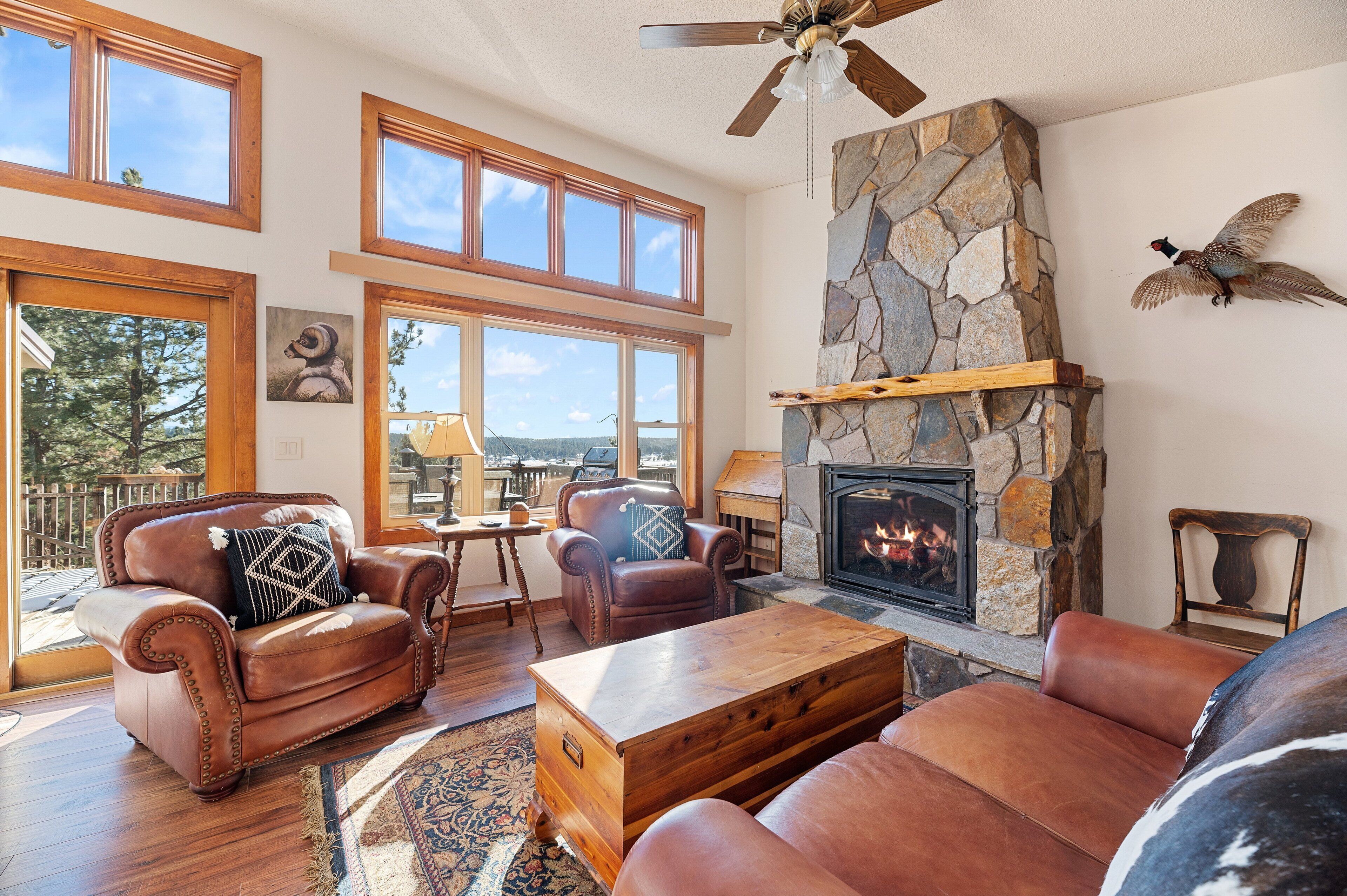 4 BR, 2 BA-With Only Deer for Neighbors, Short Walk to Downtown Custer