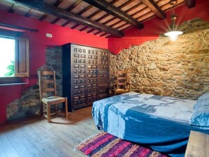 4 bedrooms, iron/ironing board, WiFi - Masia Surrounded by Nature and Authenticity in Calonge 🍃☀️ (CALONGE)