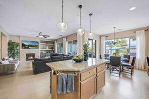 Interior - Casa Tranquila, Amazing heated pool/spa. Epic mountain/golf course views (Indio)