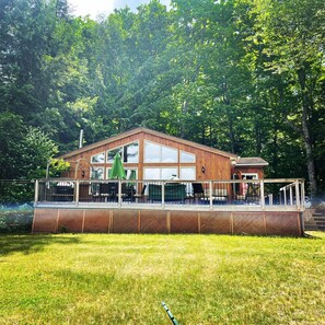 Exterior - Muskoka Family Paradise! *Hot Tub* *Lakefront* *Fire Pit* *Snow Trails* (Bracebridge)