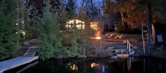 Muskoka Family Paradise! *Hot Tub* *Lakefront* *Fire Pit* *Snow Trails*
