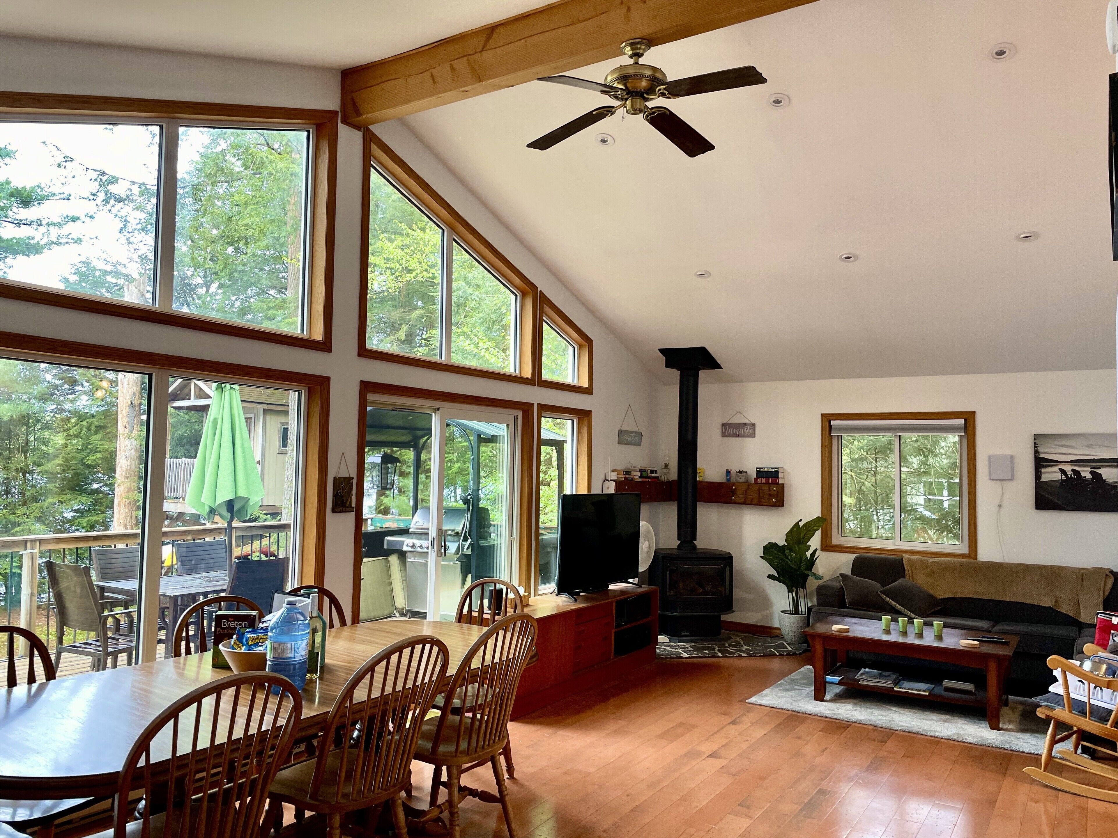 Muskoka Family Paradise! *Hot Tub* *Lakefront* *Fire Pit* *Snow Trails* - Bracebridge