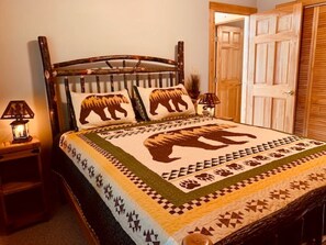 4 bedrooms, desk, travel cot, free WiFi