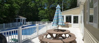 Vacation home with pool without travel hassle on the CAPE!