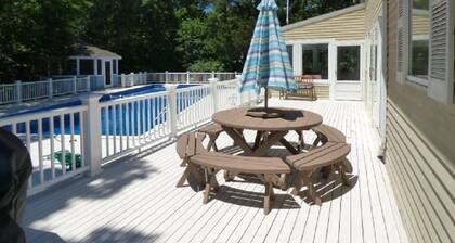 Vacation home with pool without travel hassle on the CAPE!