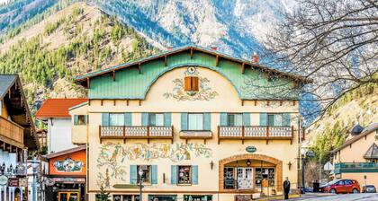Wander in to Alpine, a basecamp for your adventure!!