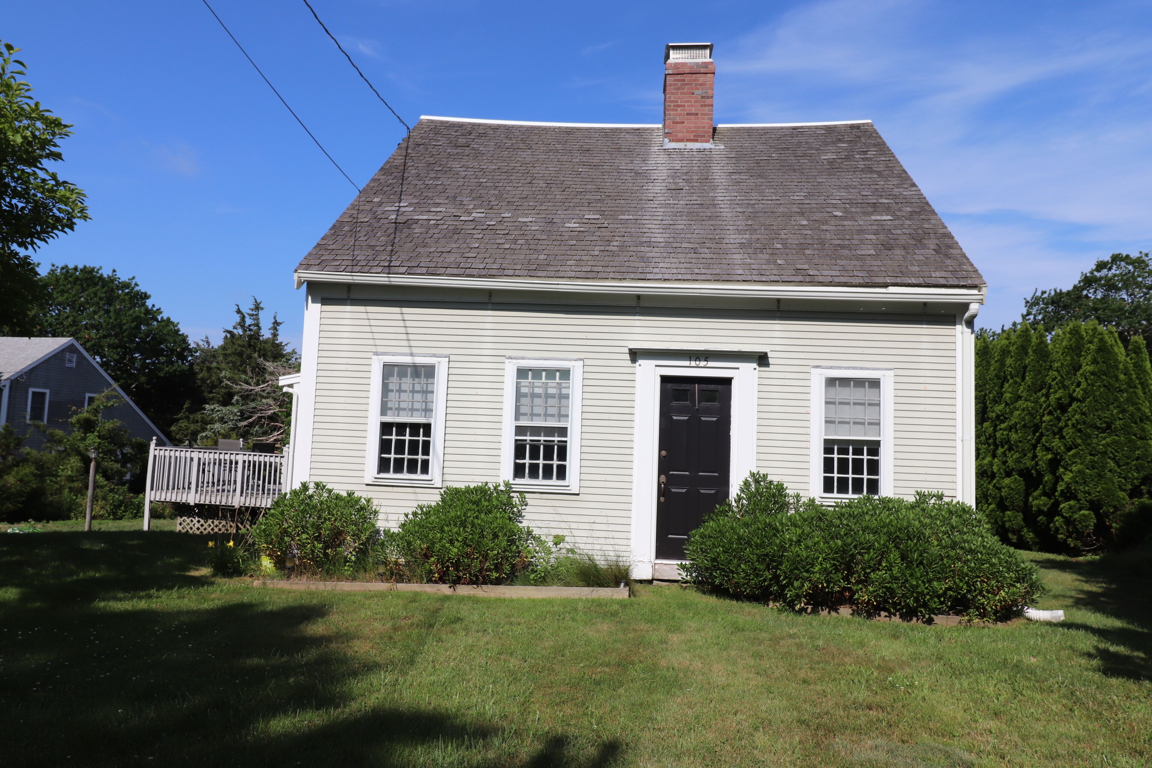 Walk to Beach!  4 Bedroom, 2 bath cottage in great location in Dennis.