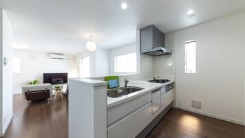 Fridge, microwave, stovetop, cookware/dishes/utensils