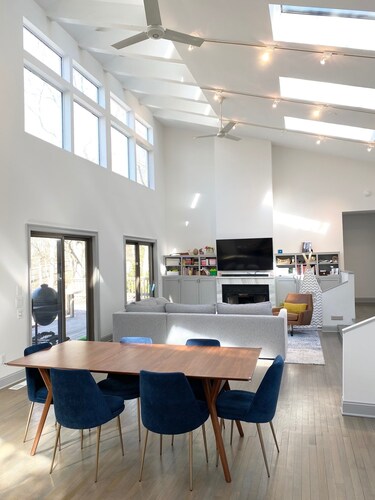 New and Modern East Hampton Summer Home w/ Pool