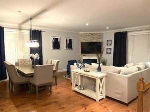 Smart TV, fireplace, Netflix, streaming services