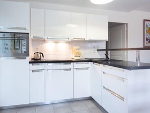 Fridge, oven, dishwasher, toaster