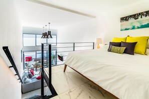 3 chambres, fer et planche à repasser, lit de bébé portatif