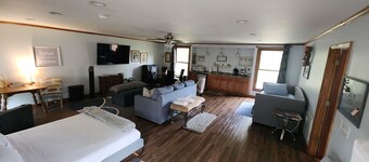 BIG Comfy-Cozy Family Suite near downtown Nashville