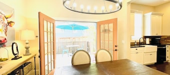The Retreat @ Carlton Landing, an Elegant Farmhouse located in a 5 star resort!!