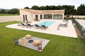 Piscina a l'aire lliure i piscina climatitzada 