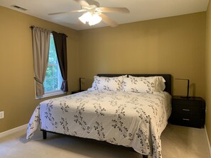 6 bedrooms, desk, iron/ironing board, free WiFi