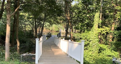 Waterfront Cheerful 6 BR Home with Private Pier
