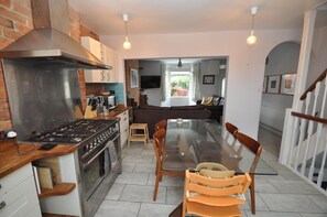Shared kitchen - Frome Hill House (Stroud)