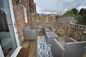 Terrace/patio - Frome Hill House (Stroud)