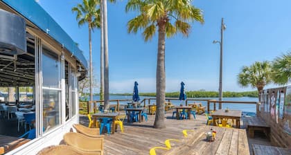 Water Views! Newly Remodeled 3 Bedroom Townhome in Little Harbor Resort