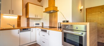 Very attractive and well cared for apartment