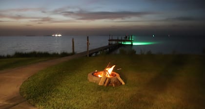 Beautiful Bayfront Retreat with Unbeatable Bay and Gulf Views