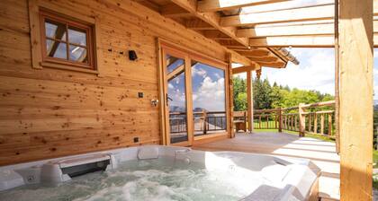 "traudl Alm" fĂŒr 4-6 Personen, 2 Separate Schlafzimmer, Terrasse mit Bergblick, Whirlpool, Infrarotliegen