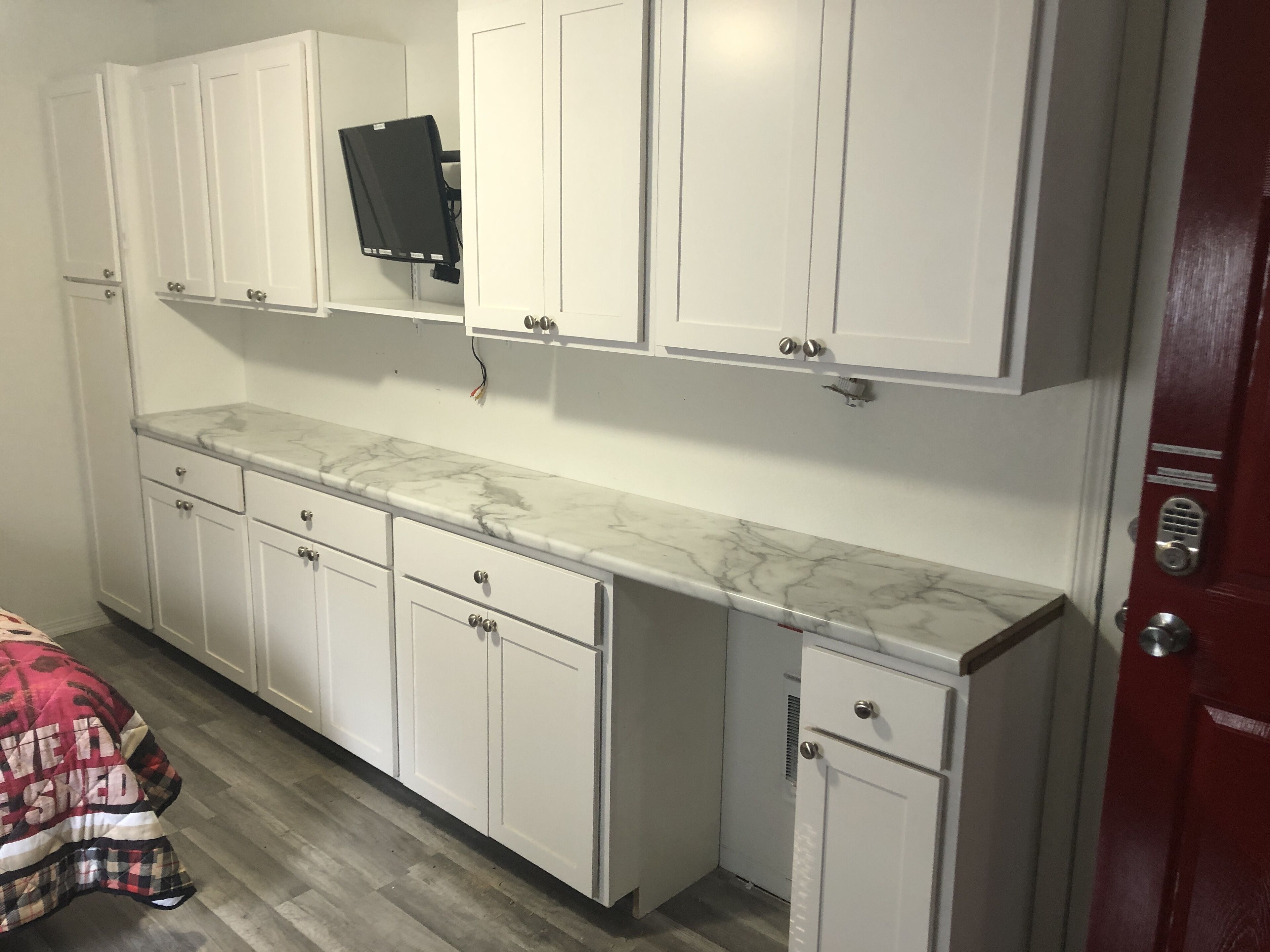 3 habitaciones, escritorio, tabla de planchar con plancha y wifi gratis 