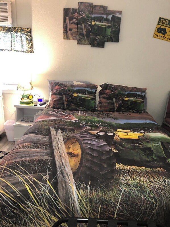 3 bedrooms, desk, iron/ironing board, free WiFi