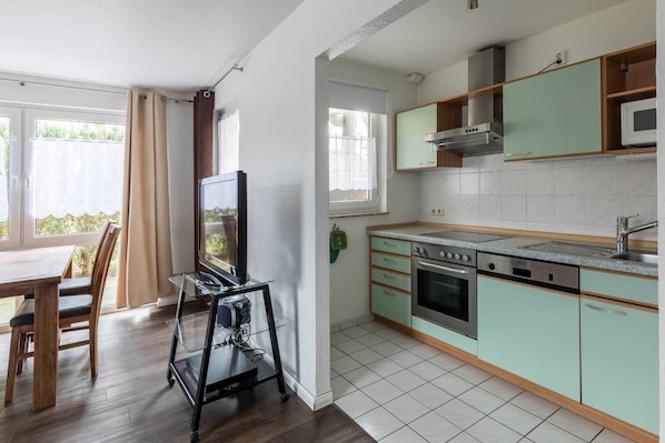Fridge, microwave, dishwasher, coffee/tea maker